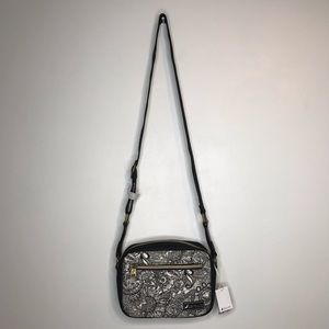 👛 NWT Sakroots Artsy Crossbody Bag 👛